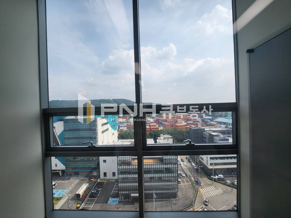 경기 의왕시 이동 의왕시 의왕테크노파크, 에이스하이테크 비전21, 전용 약17평, 월임대료 매우저렴천장형냉난방기O, 3톤 화물엘베 O, 부곡톨게이트인근, 고속도로 인접, 즉시입주가능 월세 매물번호 11131 사진 7