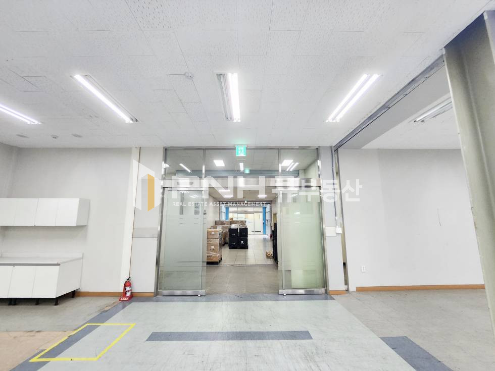경기 안양동안구 호계동 4호선 범계역 역세권공장, 동보프라자, 전용60평, 내부 깔끔, 화물엘리베이터O, 주차편리, 즉시입주가능 월세 매물번호 11136 사진 7