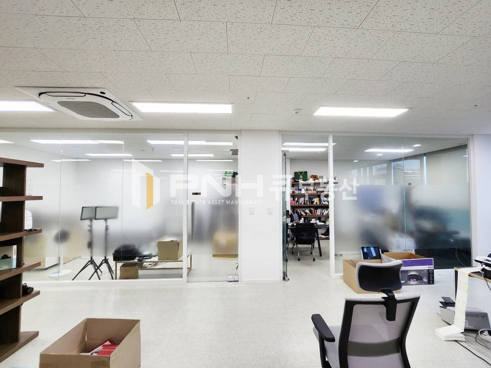 경기 안양동안구 관양동 4호선 평촌역 인근, 평촌에이스하이테크시티 , 전용28평, 호실 내 개별 전용 테라스O, 인테리어룸 2개, 탕비실, 내부매우깔끔, 빠른입주 월세 매물번호 11139 사진 7