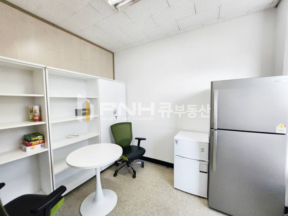 경기 안양동안구 비산동 4호선 범계역 초역세권, 도보1분, 무역센터, 전용20평, 인테리어룸 2개+탕비실, 주차가능, 빠른입주가능 월세 매물번호 11140 사진 4