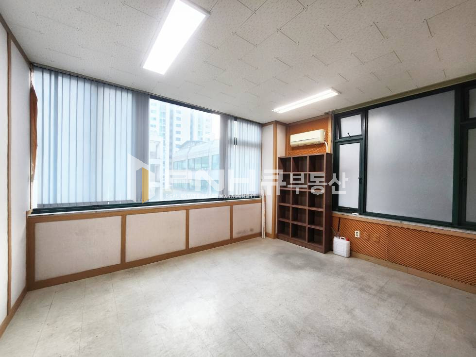 경기 의왕시 내손동 의왕롯데마트 맞은편, 계원대사거리, 전용25평, 업종제한X, 위치좋음, 내부깔끔, 월임대료 매우저렴 월세 매물번호 11154 사진 1