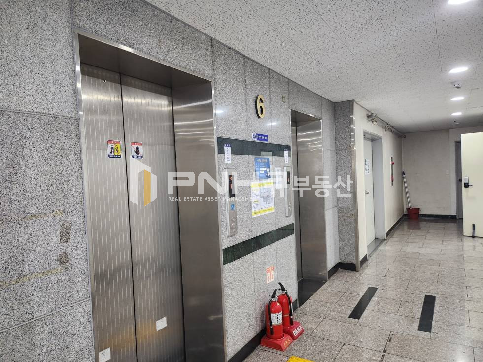 경기 의왕시 내손동 의왕, 의왕롯데마트 맞은편, 계원대사거리, 전용30평, 업종제한X, 위치좋음, 내부깔끔, 주차, 가성비 최고 월세 매물번호 11156 사진 1