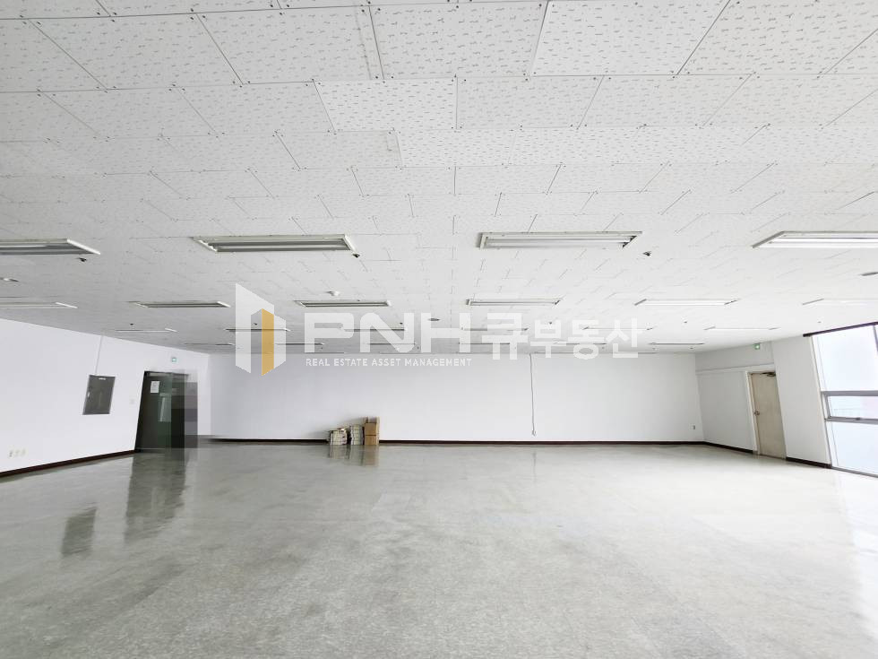 경기 안양동안구 호계동 1,4호선 금정역 초역세권, 공장 및 창고 및 사무실, 전용65평, 내부 매우 깔끔, 화물E/V 있음, 주차 편리, 화물 트럭 진출입 가능 월세 매물번호 11160 사진 6