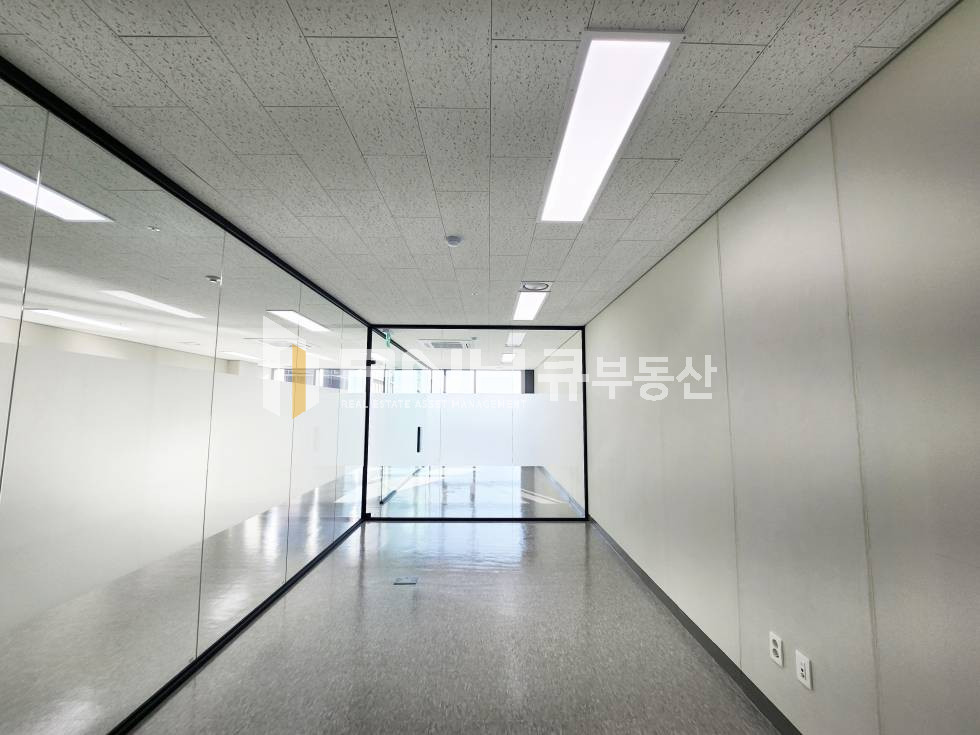 경기 과천시 갈현동 과천 지식정보타운 내 신축지식사업센터, 과천상상자이타워, 전용38, 풀인테리어, 룸2, 천장형냉난방기4대, 탕비실, 즉시입주 월세 매물번호 11164 사진 10