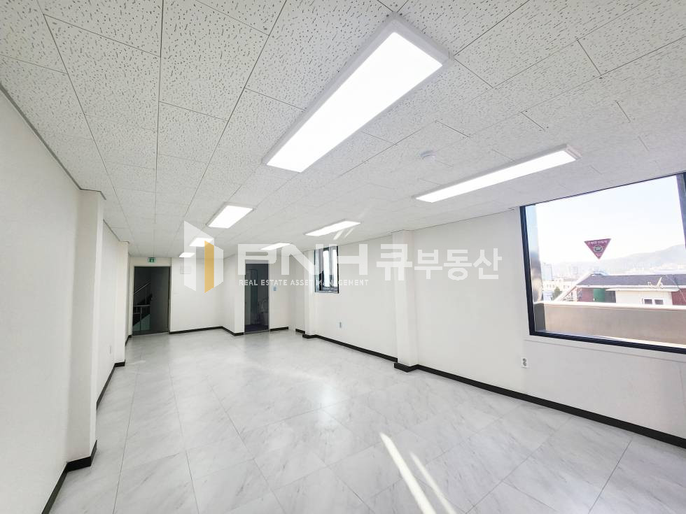 경기 안양동안구 관양동 4호선 인덕원역 초역세권, 도보3분, 전용20평, 사무실, 풀인테리어, 화이트톤, 냉난방기O, 엘베 O, 주차O, 즉시입주 월세 매물번호 11166 사진 3