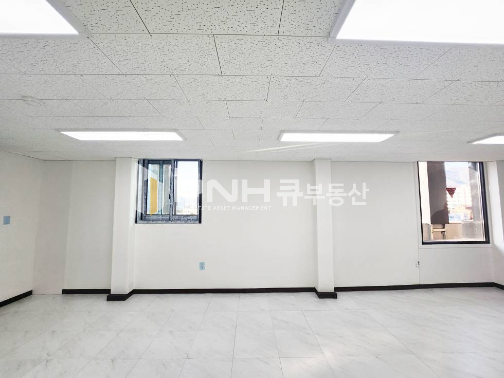 경기 안양동안구 관양동 4호선 인덕원역 초역세권, 도보3분, 전용20평, 사무실, 풀인테리어, 화이트톤, 냉난방기O, 엘베 O, 주차O, 즉시입주 월세 매물번호 11166 사진 4