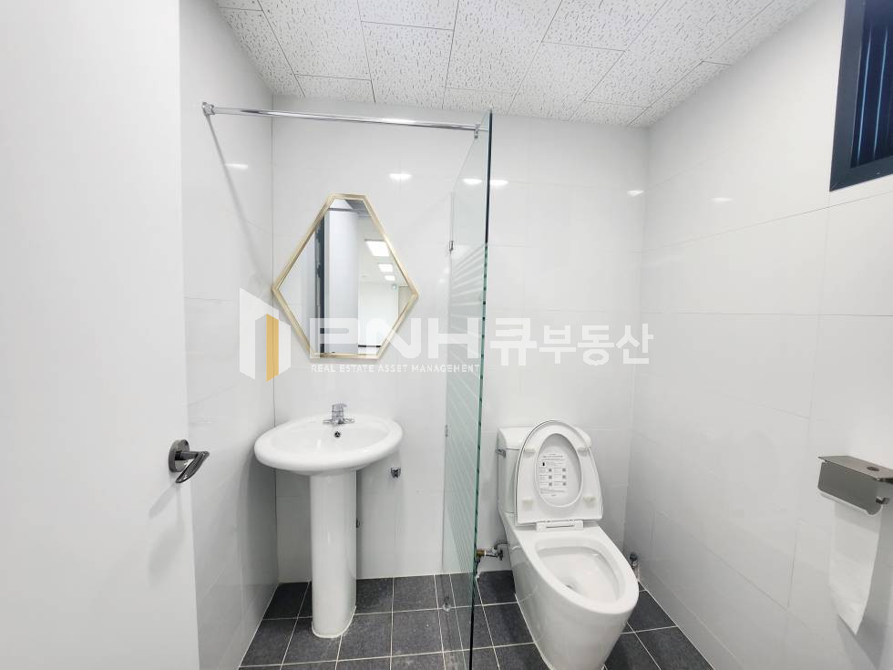 경기 안양동안구 관양동 4호선 인덕원역 초역세권, 도보3분, 전용20평, 사무실, 풀인테리어, 화이트톤, 냉난방기O, 엘베 O, 주차O, 즉시입주 월세 매물번호 11166 사진 8