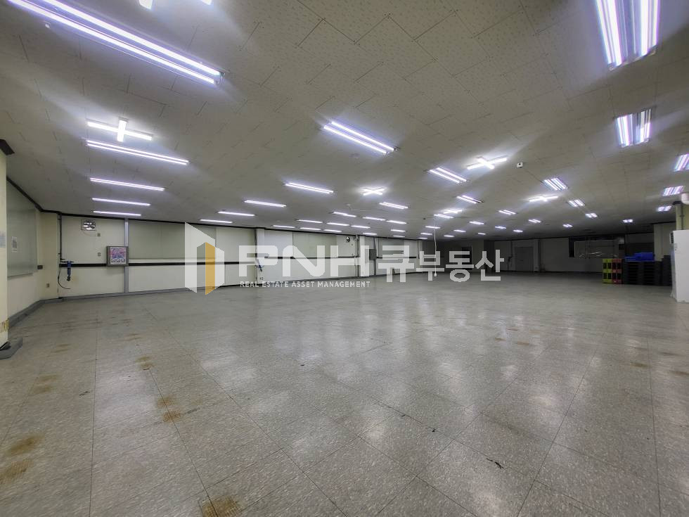 경기 의왕시 고천동 의왕시 단독 3개층 코너 단독공장 임대 약 690평 면적 사용가능한 공장임대 월세 매물번호 11175 사진 14