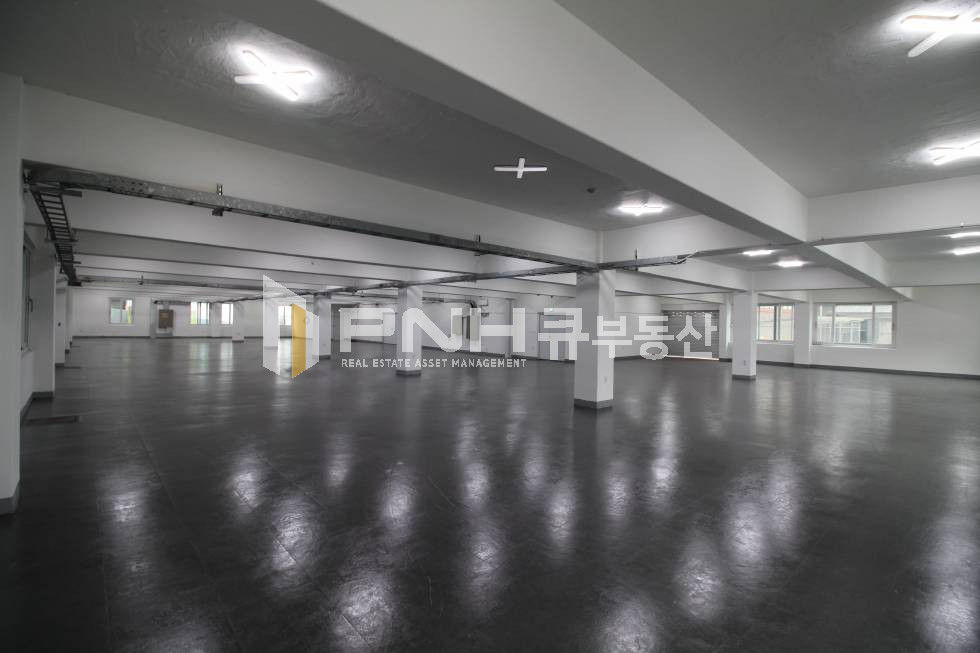 경기 군포시 당정동 군포역 역세권 신축급 1층 화물 진출입 편리한 공장,창고 임대 월세 매물번호 11177 사진 2