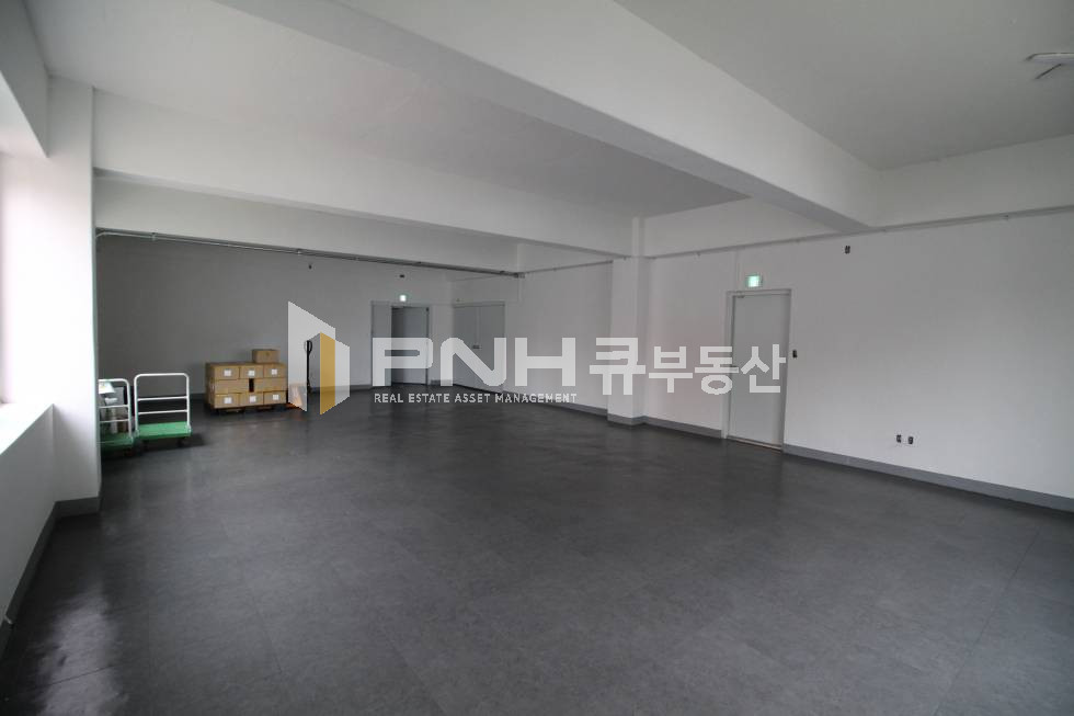 경기 군포시 당정동 군포역 역세권 신축급 1층 화물 진출입 편리한 공장,창고 임대 월세 매물번호 11177 사진 4