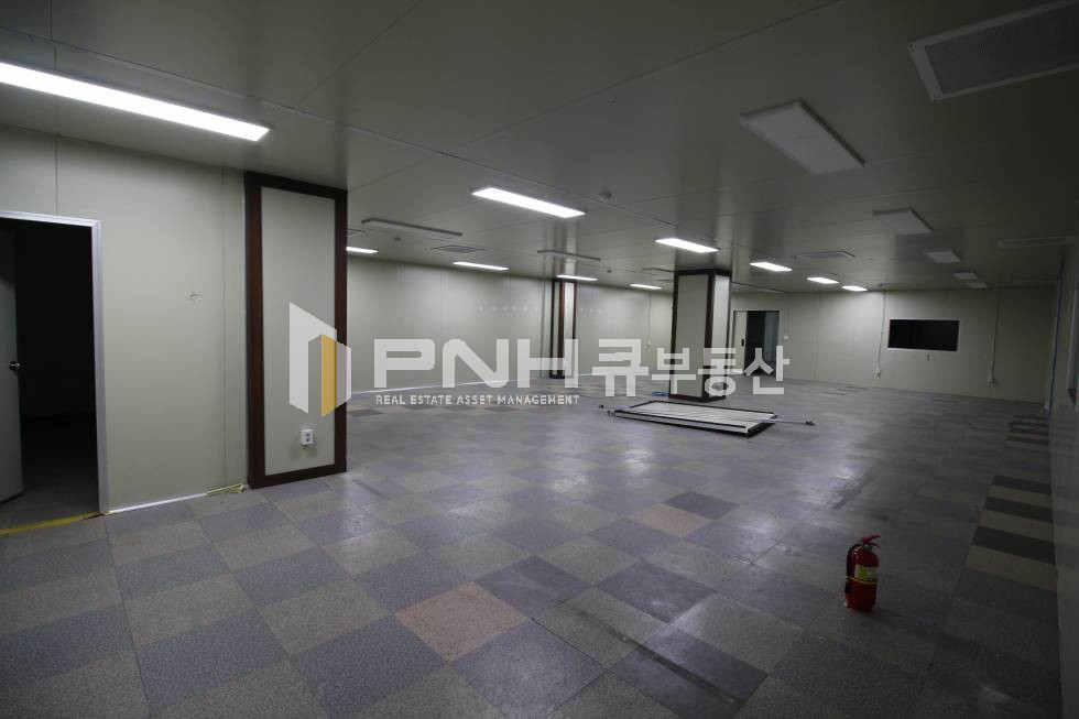 경기 군포시 당정동 군포역 인근 전용 210평 1층 사용 가능한 가성비 대형면적 공장임대 월세 매물번호 11178 사진 1