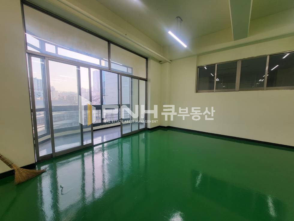경기 안양동안구 관양동 동일테크노타운C동, 평수대비저렴한월세,에폭시바닥,LED조명 교체 완료 월세 매물번호 11179 사진 4
