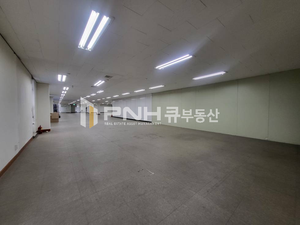 경기 안양동안구 관양동 평촌역 인근 전용280평 넓은 하역장, 화물승강기 갖춘 대형공장임대 월세 매물번호 11186 사진 3