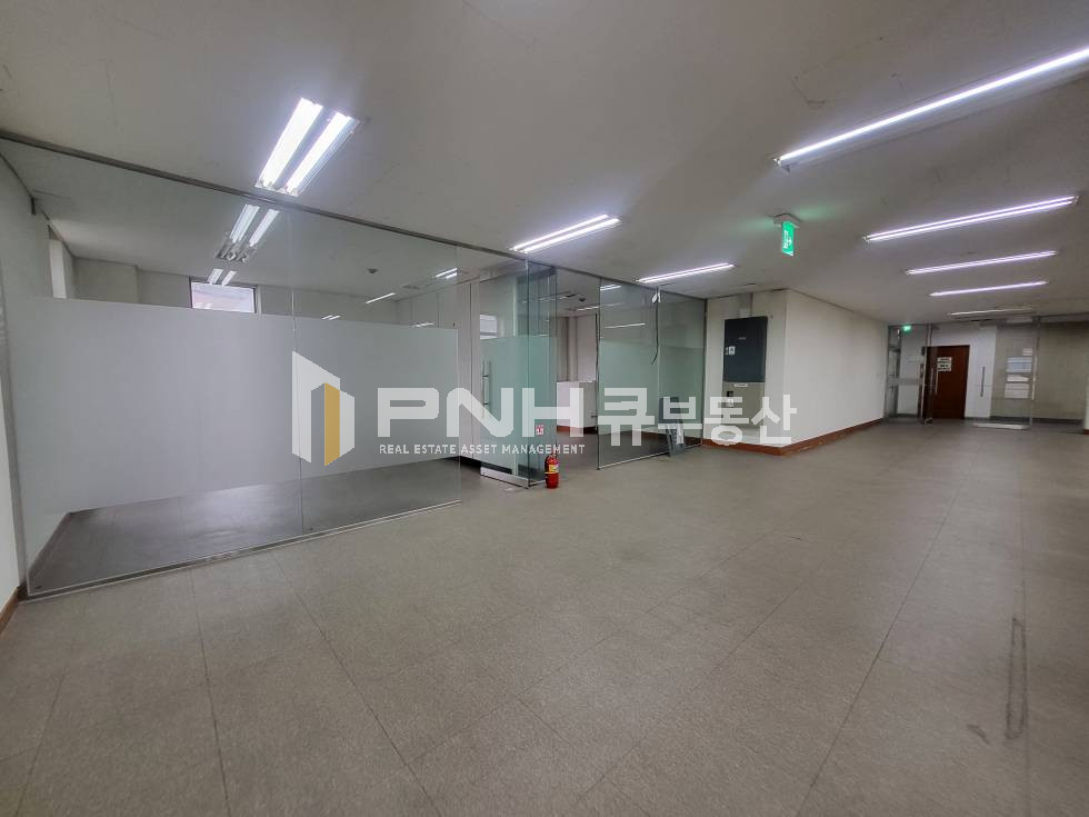 경기 안양동안구 관양동 평촌역 인근 전용280평 넓은 하역장, 화물승강기 갖춘 대형공장임대 월세 매물번호 11186 사진 4