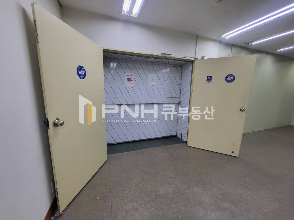 경기 안양동안구 관양동 평촌역 인근 전용280평 넓은 하역장, 화물승강기 갖춘 대형공장임대 월세 매물번호 11186 사진 6