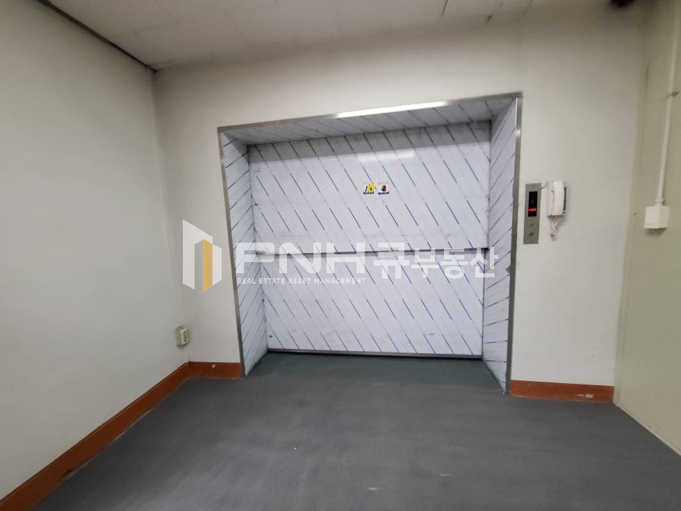 경기 안양동안구 관양동 평촌역 인근 1층공장 전용80평 물류작업 및 환경편리 공장임대 월세 매물번호 11187 사진 2