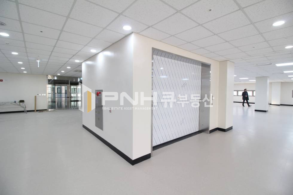 경기 안양동안구 관양동 평촌스마트스퀘어 전용200평 화물승강기유 고급형사옥 내 사무실임대 월세 매물번호 10585 사진 5