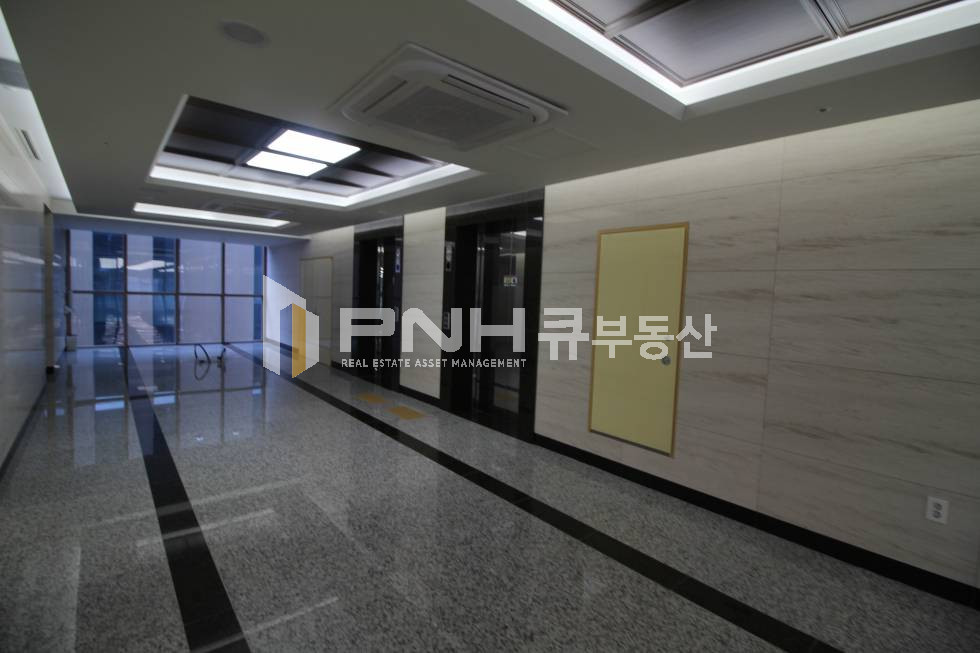 경기 안양동안구 관양동 평촌스마트스퀘어 전용320평 화물승강기 갖춘 대형 사무실,연구소 추천임대 월세 매물번호 11205 사진 8