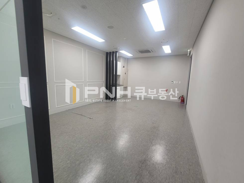 경기 광명시 일직동 인테리어 되어 있는 소형 사무실, 광명역 도보 5분 역세권 사무 실 월세 매물번호 11214 사진 3