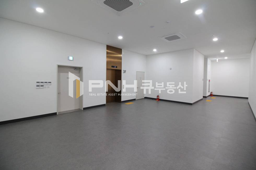 경기 의왕시 이동 의왕테크노타운 전용 525평 한개층 전체 화물승강기 및 대형하역장 갖춘 신축공장임대 월세 매물번호 11163 사진 4