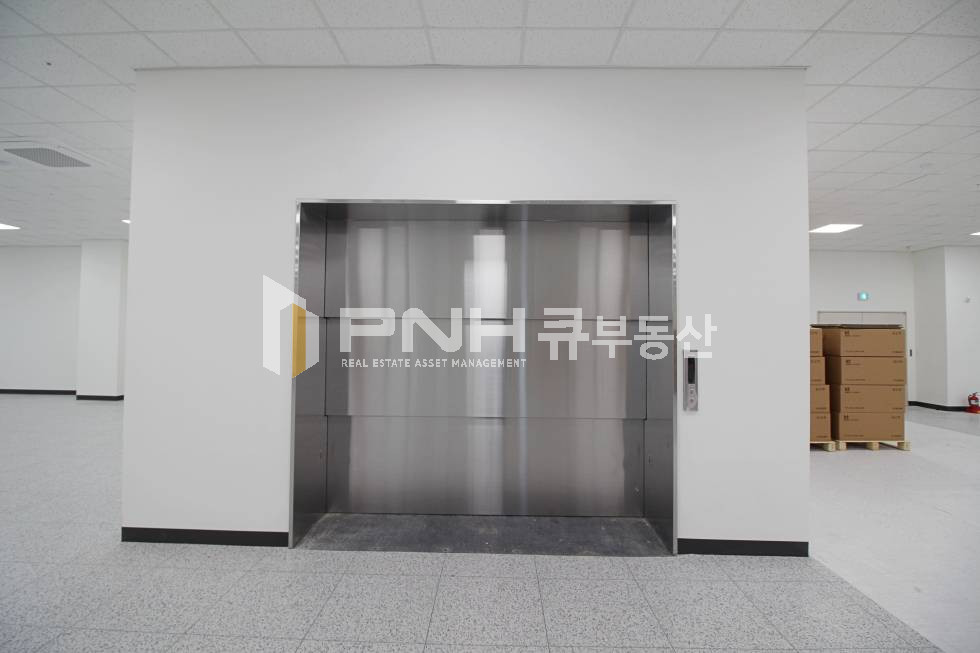 경기 의왕시 이동 의왕테크노타운 전용 525평 한개층 전체 화물승강기 및 대형하역장 갖춘 신축공장임대 월세 매물번호 11163 사진 6
