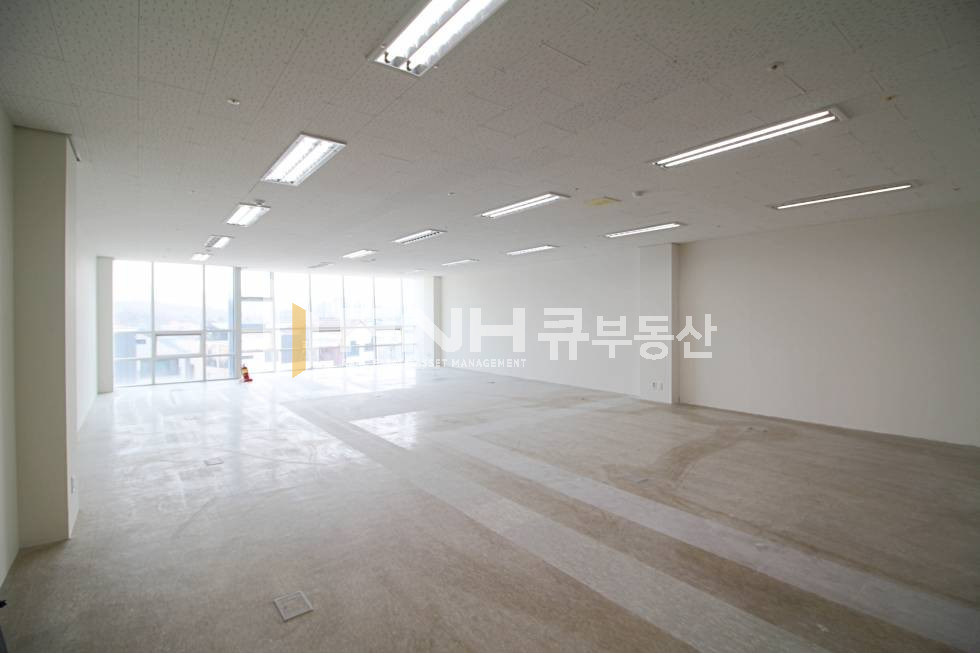 경기 안양동안구 관양동 동편마을 신축 급 사옥 내 전용80평 고급형 룸4 갖춘 추천 사무실 임대 월세 매물번호 10895 사진 3