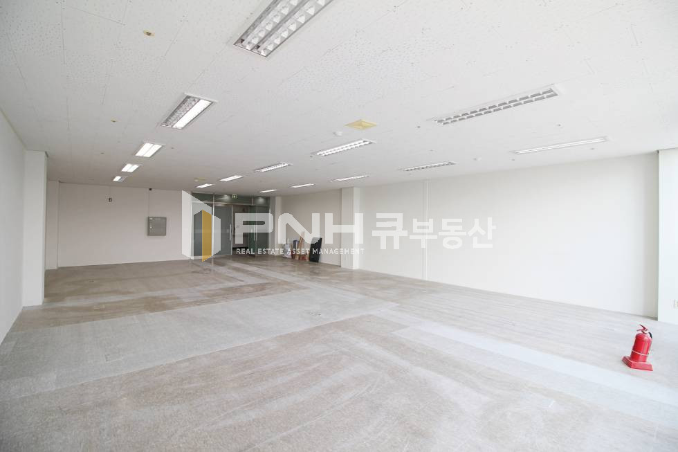 경기 안양동안구 관양동 동편마을 신축 급 사옥 내 전용80평 고급형 룸4 갖춘 추천 사무실 임대 월세 매물번호 10895 사진 6
