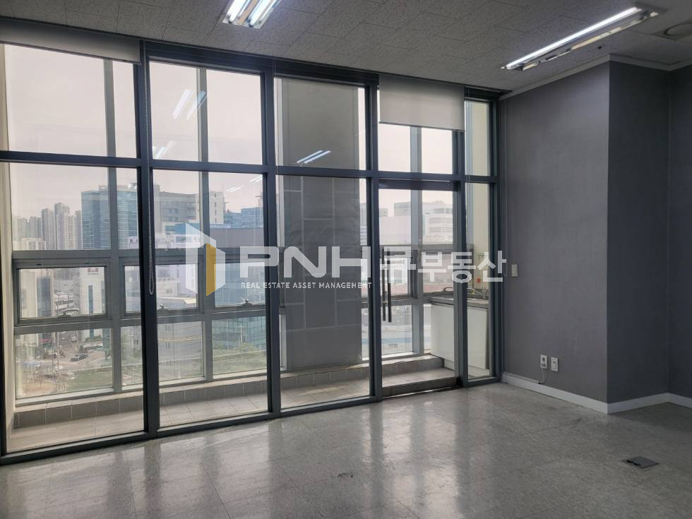 경기 안양동안구 관양동 전용20, 룸1, 전망좋은, 뛰어난 외관의 건 물 월세 매물번호 11218 사진 2