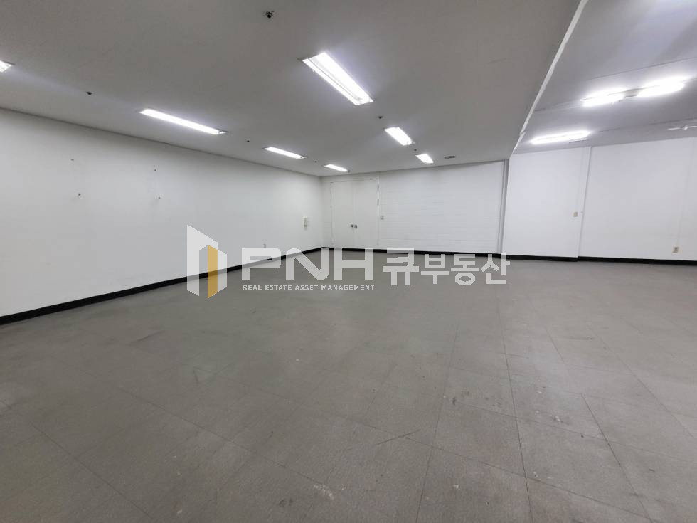 경기 안양동안구 관양동 저렴한 대형 평수 공장 및 사무실,상태 좋음, 화물엘레베이터 사용편리 월세 매물번호 11221 사진 1