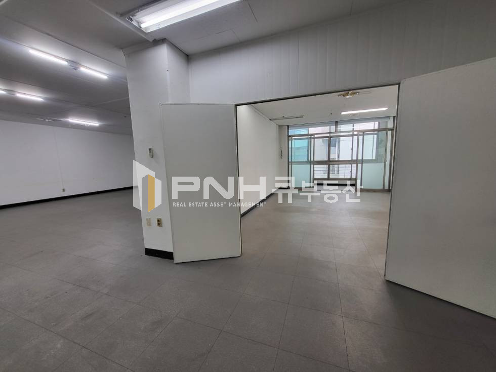경기 안양동안구 관양동 저렴한 대형 평수 공장 및 사무실,상태 좋음, 화물엘레베이터 사용편리 월세 매물번호 11221 사진 3