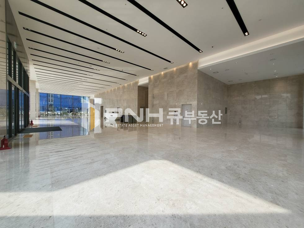 경기 과천시 갈현동 과천지식정보타운 전용 171평 한개층 전체 단독 테라스 갖춘 고급형 사무실임대 월세 매물번호 11222 사진 8