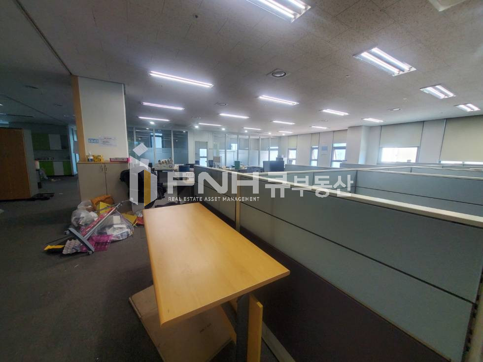 경기 안양동안구 관양동 평촌역 도보2분 역세권 전용230평대 고급형 사옥내 사무실 임대 월세 매물번호 10738 사진 4