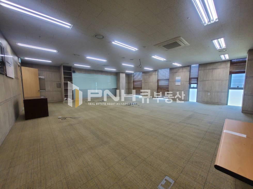경기 안양동안구 관양동 평촌역 도보2분 역세권 전용230평대 고급형 사옥내 사무실 임대 월세 매물번호 10738 사진 9