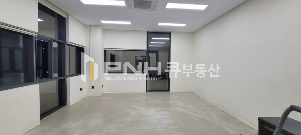 경기 안양동안구 관양동 평촌스마트스퀘어 전용260평 신축 첫입주 사옥 내 고급형 사무실임대 월세 매물번호 11230 사진 3
