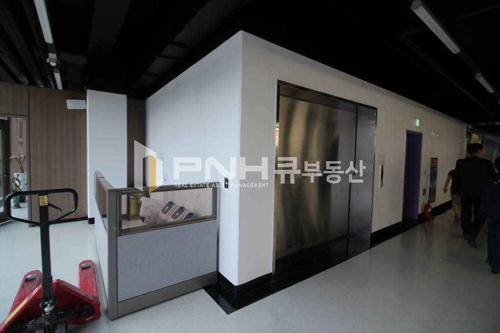 경기 안양동안구 관양동 평촌스마트스퀘어 전용960평 대형면적 고급형 사무실 추천임대 월세 매물번호 11206 사진 12