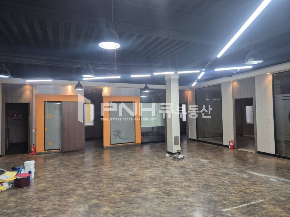 경기 군포시 금정동 지하철10분거리,인테리어있음, 실90,인승엘레베이터,화물엘레베이터,주차가능 월세 매물번호 11245 사진 1