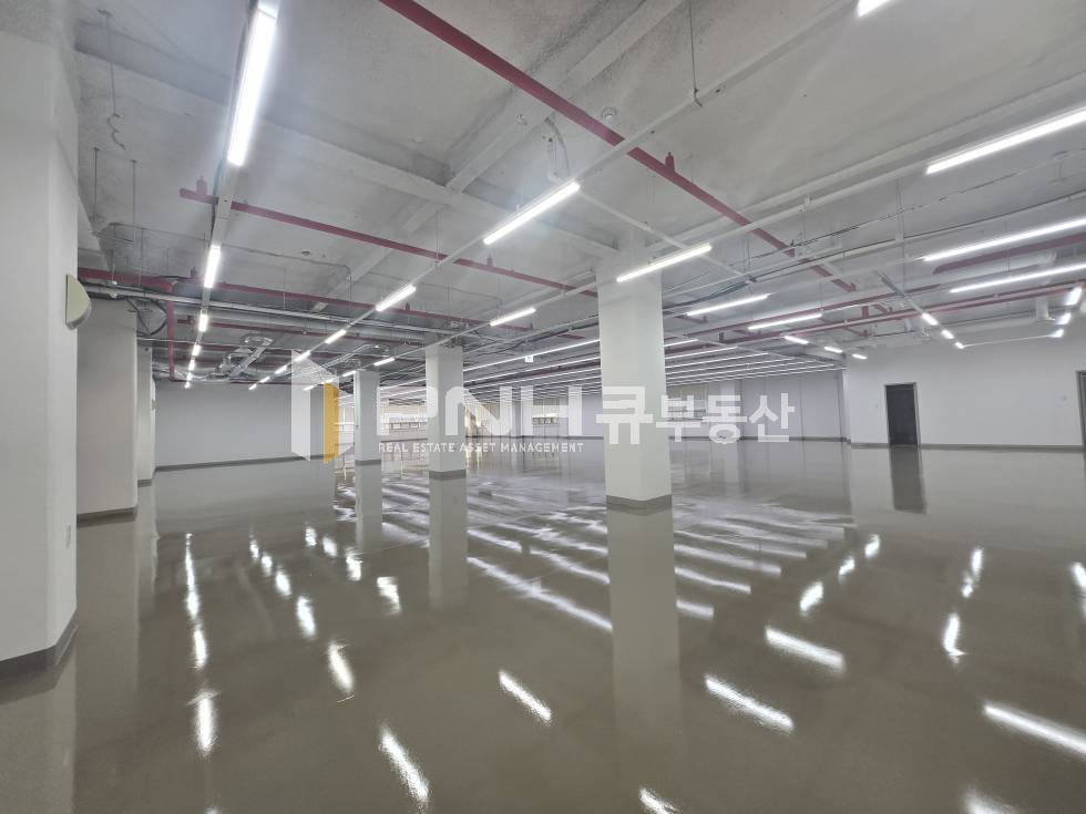 경기 안양동안구 관양동 평촌스마트스퀘어 전용 230평 대형면적 역세권 사옥내 공장,연구소,사무실 추천 월세 매물번호 11263 사진 2