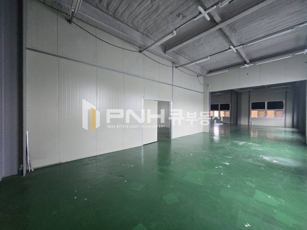 경기 군포시 당정동 군포역 산업단지 내 전용60평 깔끔하고 층고 높은 공장 또는 창고 임대 추천 월세 매물번호 11293 사진 3