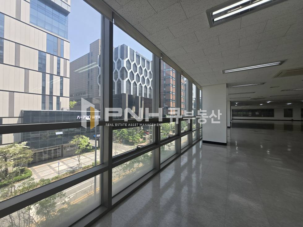 경기 안양동안구 관양동 평촌스마트스퀘어 전용178평 한개층전체 냉난방기유 화물승강기유 월세 매물번호 11259 사진 5