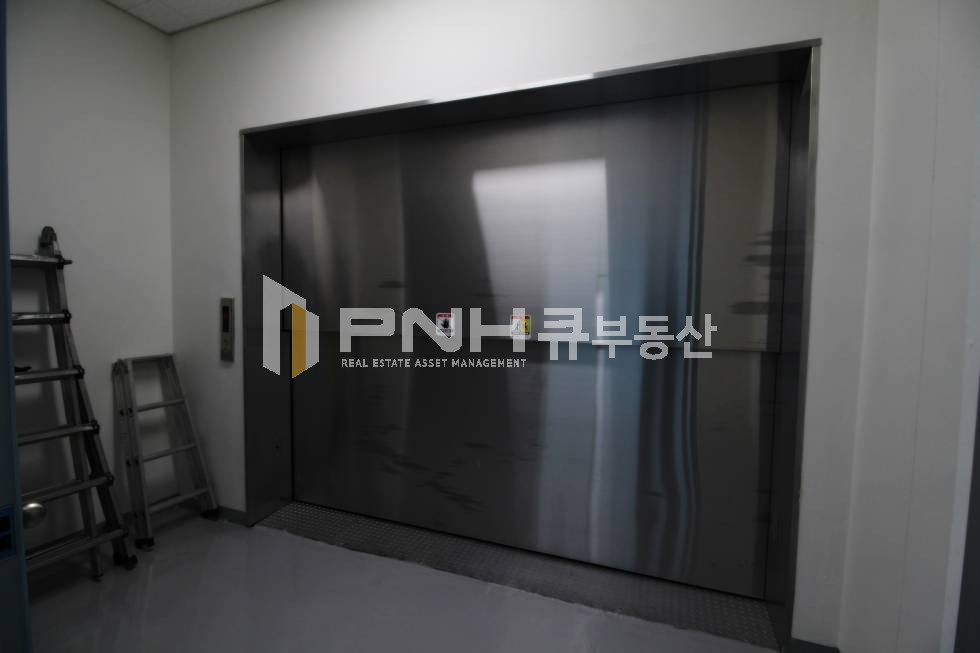 경기 안양동안구 관양동 평촌스마트스퀘어 전용229평 전용 야외 테라스 8톤 승강기 공장임대 월세 매물번호 11290 사진 14