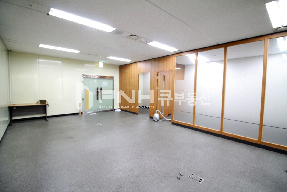 경기 안양동안구 관양동 평촌아크로타워 전용50평 룸4 추천사무실 월세 매물번호 10259 사진 4