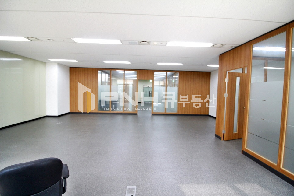 경기 안양동안구 관양동 평촌아크로타워 전용50평 룸4 추천사무실 월세 매물번호 10259 사진 8