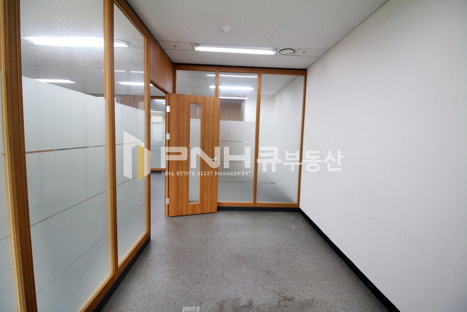 경기 안양동안구 관양동 평촌아크로타워 전용50평 룸4 추천사무실 월세 매물번호 10259 사진 10