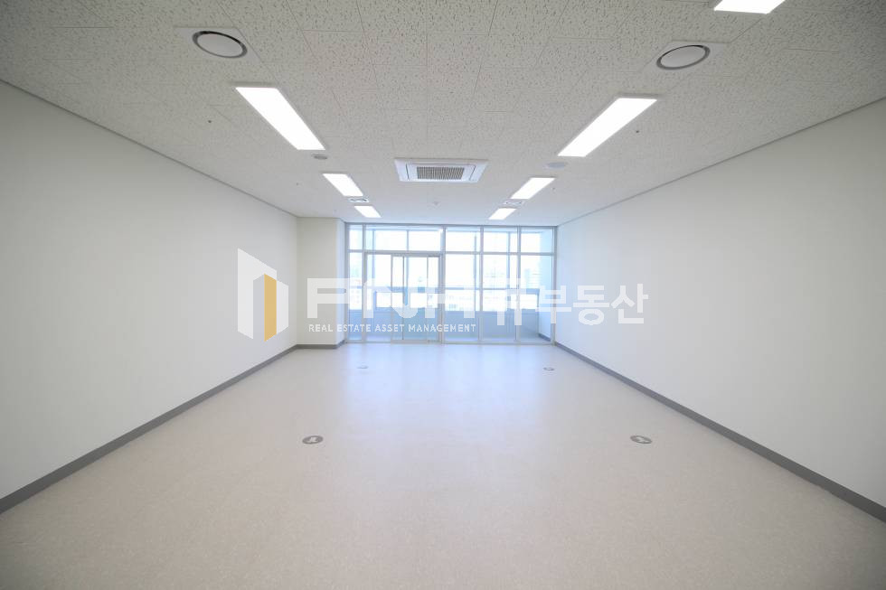 경기 안양동안구 평촌동 아이에스비즈타워 전용15평 가장 선호하는 사무실 월세 매물번호 10299 사진 1