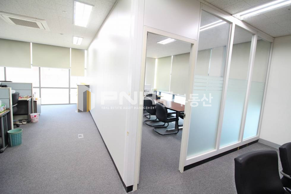 경기 안양동안구 관양동 평촌역 초역세권 신축 사옥내 고급형사무실 월세 매물번호 10302 사진 5