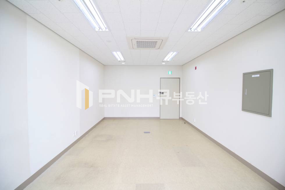 경기 안양동안구 관양동 평촌역 초역세권 신축급 9평 깔끔한사무실 월세 매물번호 10315 사진 5