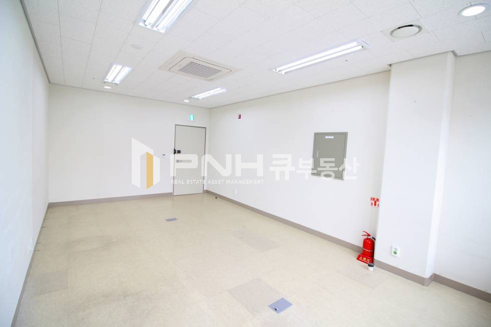 경기 안양동안구 관양동 평촌역 초역세권 신축급 9평 깔끔한사무실 월세 매물번호 10315 사진 6