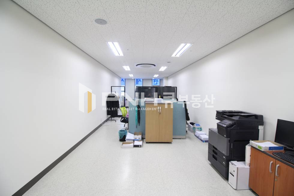 경기 안양동안구 관양동 평촌역 초역세권 전용16평 간판설치 가능 월세 매물번호 10386 사진 1
