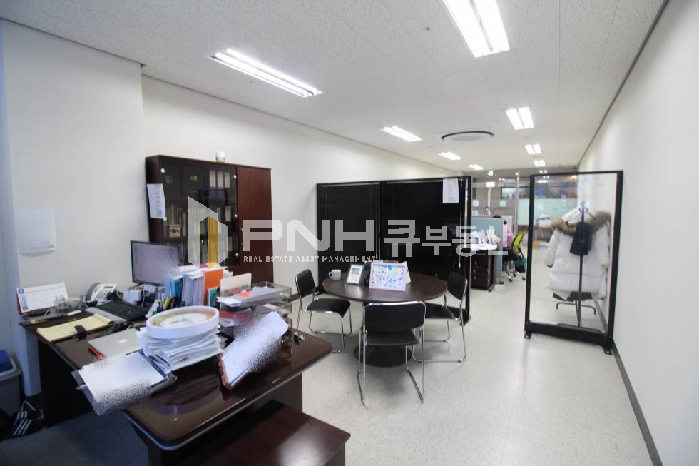 경기 안양동안구 관양동 평촌역 초역세권 전용16평 간판설치 가능 월세 매물번호 10386 사진 4