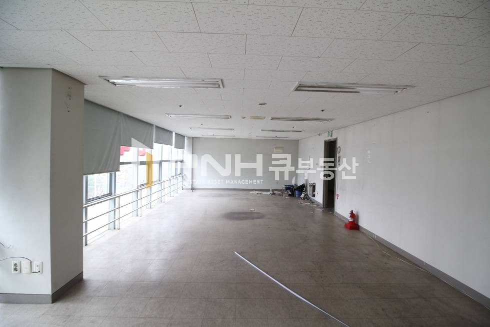 경기 안양동안구 관양동 평촌역 초역세권 전용18평 대로변사무실 월세 매물번호 10399 사진 4